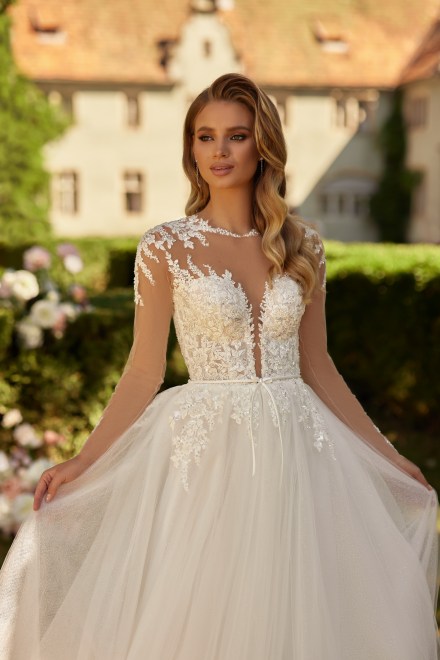 https://www.sposa-lia.com/images/stories/virtuemart/product/3) Nancy.jpg